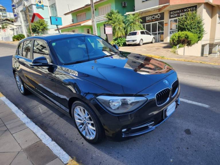 BMW - 118I - 2012/2012 - Preta - R$ 75.900,00